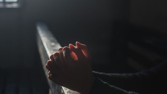 Biskup Płocki udziela dyspensy na 11 listopada! W piątek wierni będą mogli spożywać mięso!