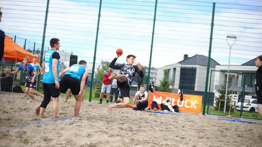 Boisko do piłki ręcznej plażowej już działa! Zobacz jak wygląda!