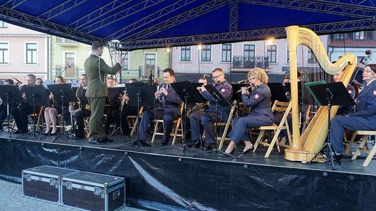 Artyści w mundurach zachwycili Płocczan