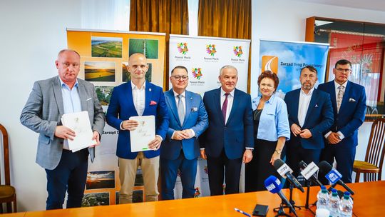 Cztery ważne inwestycje drogowe ruszają. Powiat Płocki podpisuje umowy