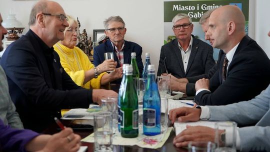 Debatowali o drogach i o rozwoju współpracy