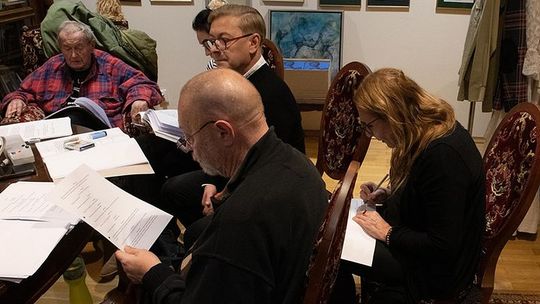 Energia, mroczny urok i emocje