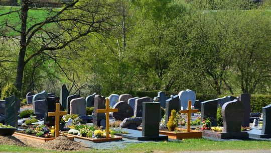 Jeżeli poniosłeś koszty pogrzebu, może ci przysługiwać zasiłek pogrzebowy z ZUS