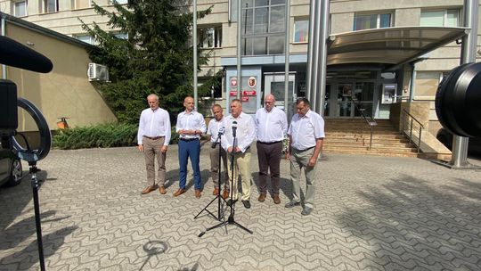 Konferencja w Starostwie Powiatowym w Płocku dotycząca sytuacji polskich rolników