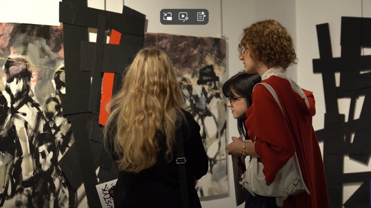 Moc koloru i ruchu. W Płocku otwarto wystawę Bogusława Lustyka