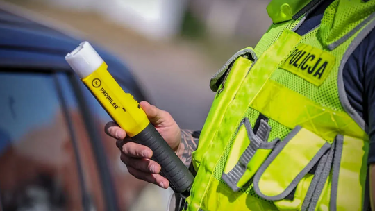 Na widok policji zamieniła się miejscami z pasażerem