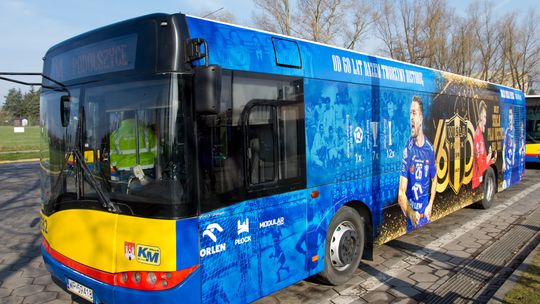 Nafciarski autobus w Płocku