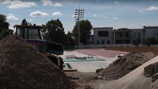 Płońsk zyska obiekt sportowy na miarę XXI wieku. Prace wyprzedzają harmonogram