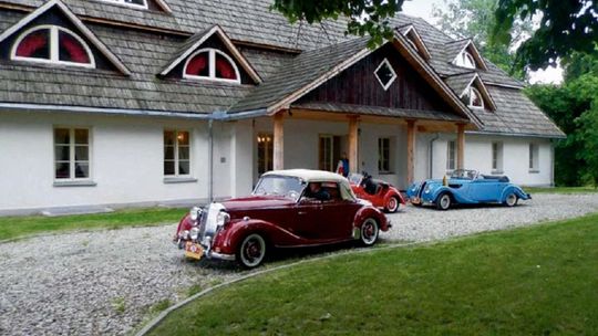 Podróż do przeszłości - pokaz aut z dawnych epok