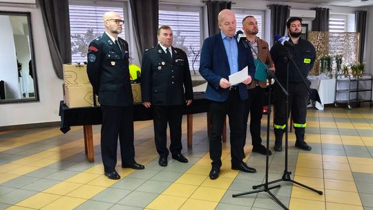 Strażacy ochotnicy z nowym sprzętem