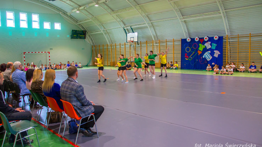 Uroczyste oddanie do użytku hali sportowej w Dobrzykowie