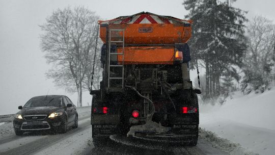 Uwaga intensywne opady śniegu i marznący deszcz!