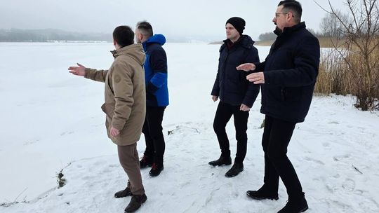 Zamarznięta Wisła pod kontrolą