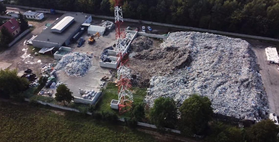 🔥🗑 Bez Komentarza - Wysypisko śmieci w Nowym Miszewie po kolejnym pożarze 🔥🗑 Bez Komentarza - Wysypisko śmieci w Nowym Miszewie po kolejnym pożarze