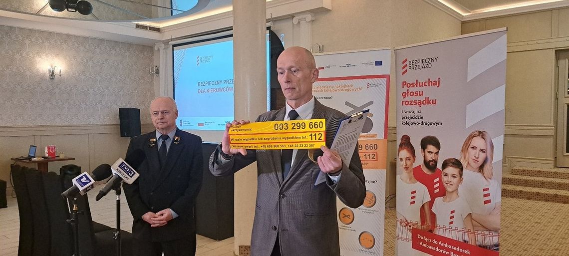 Dla bezpieczeństwa na przejazdach – w Płocku odbyły się warsztaty kolejarzy z instruktorami nauki jazdy