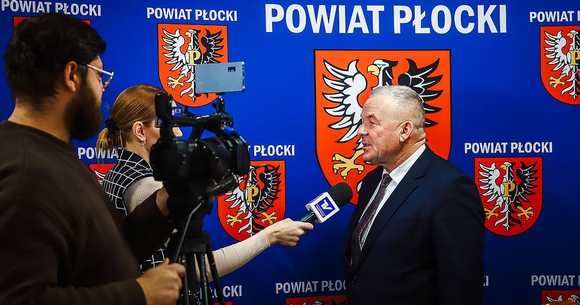 Dziennikarze nakarmieni wiedzą