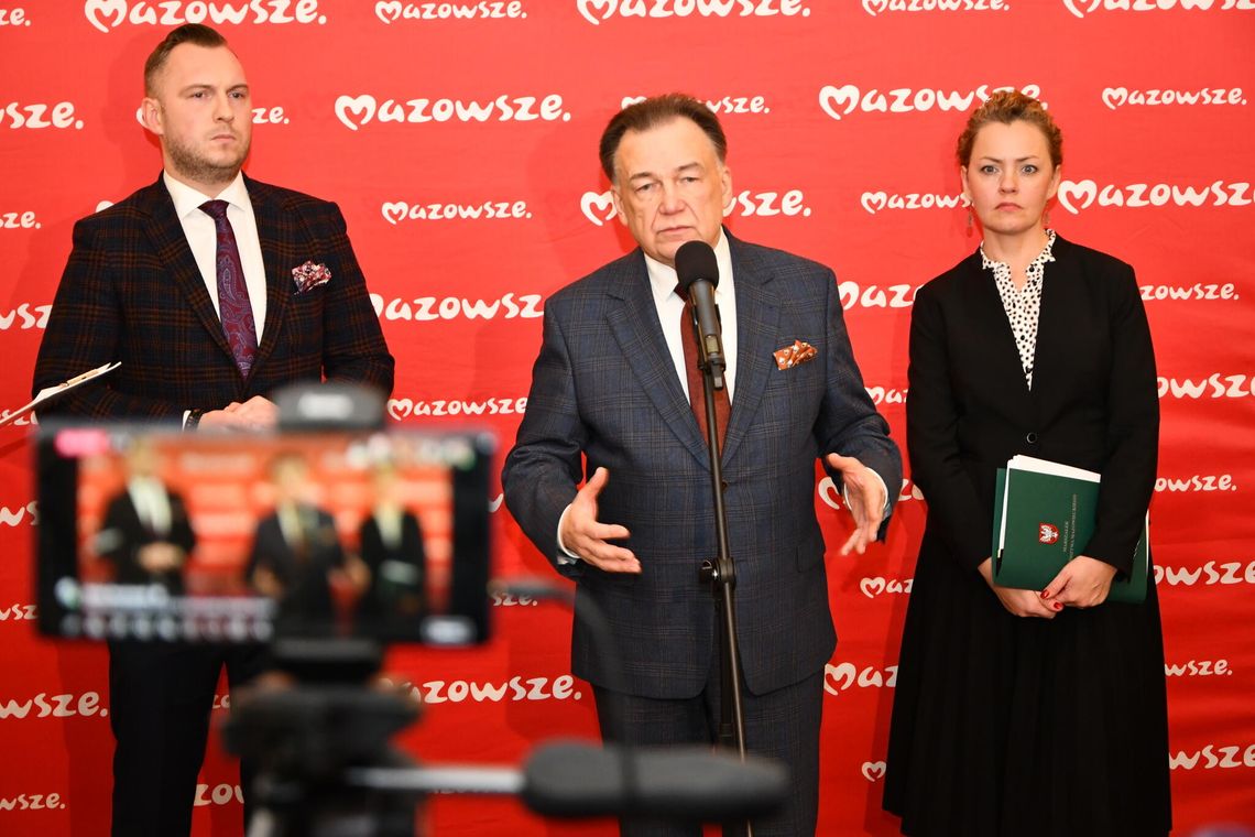 Marszałek wzywa skarb państwa i NFZ do zwrotu 100 mln zł!