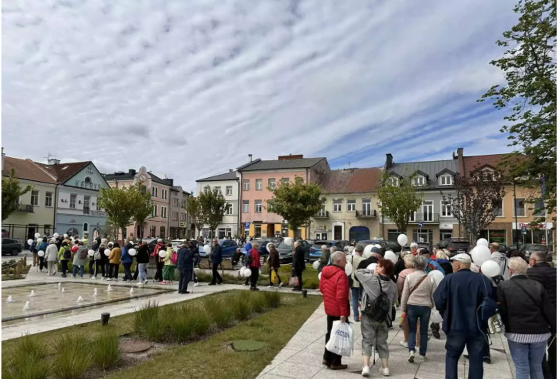 Międzypokoleniowy Spacer Seniorów oraz Dzieci Międzypokoleniowy Spacer Seniorów oraz Dzieci