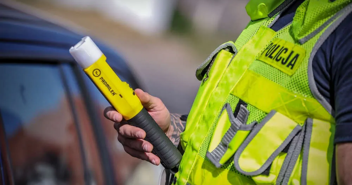 Na widok policji zamieniła się miejscami z pasażerem