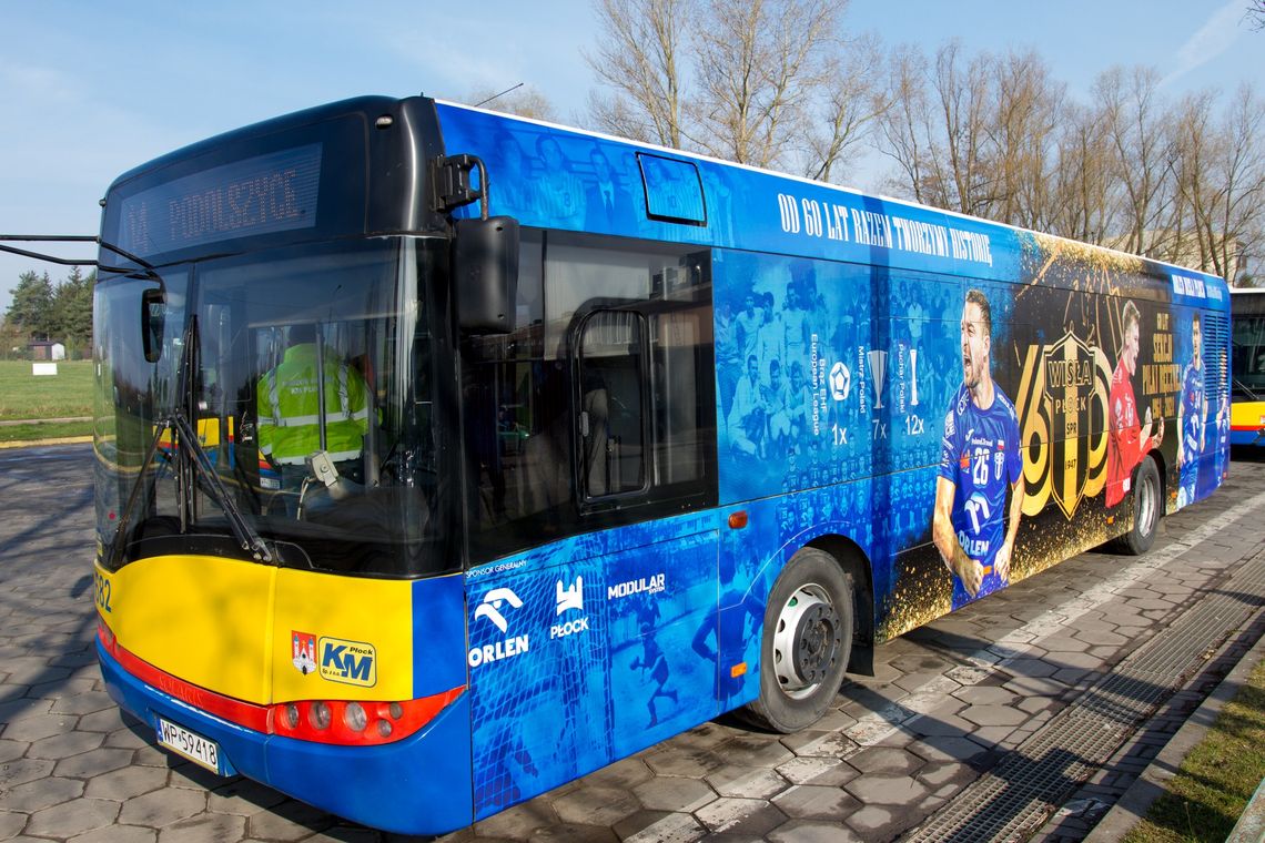 Nafciarski autobus w Płocku