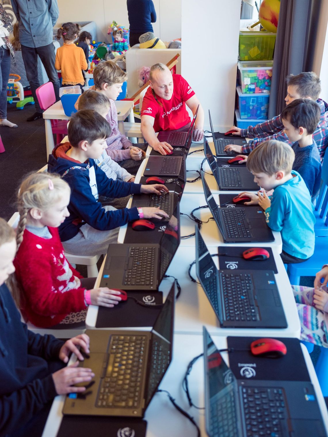 ORLEN otwiera świetlice dla ukraińskich dzieci