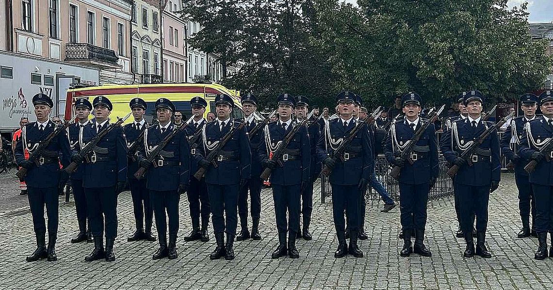 Policjanci świętowali na starówce