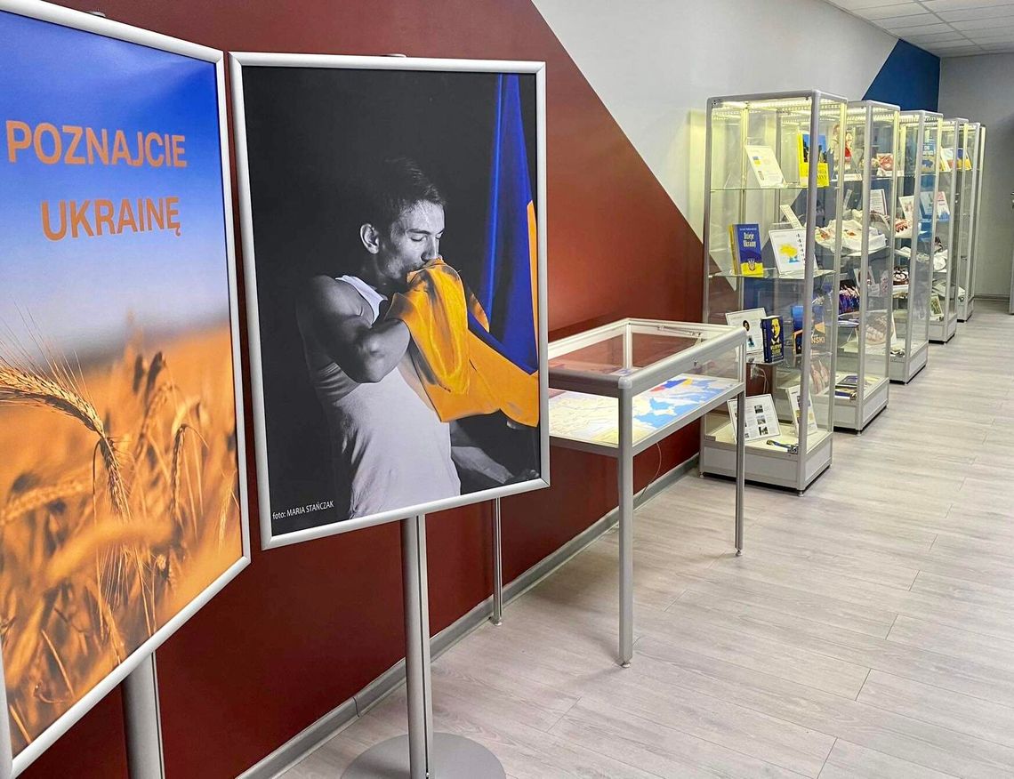 POZNAJ UKRAINĘ – nowa wystawa w Bibliotece Pedagogicznej w Płocku
