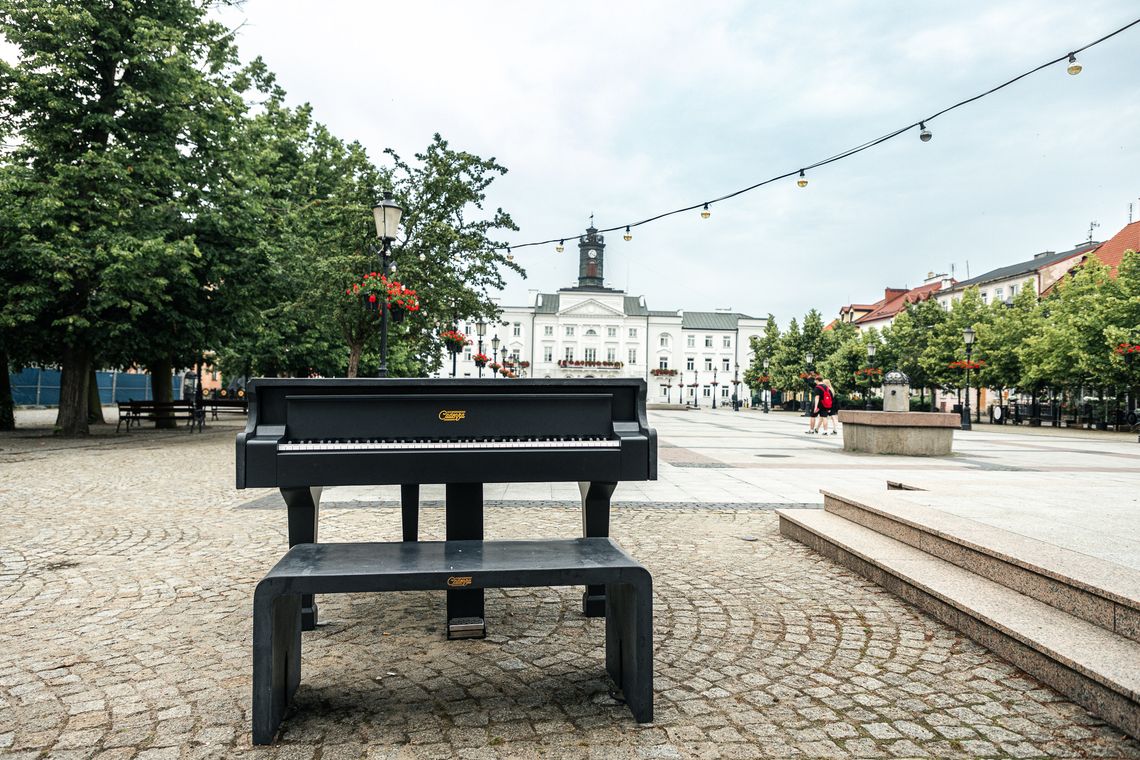 Próba chóru Vox Singers na Starym Rynku w Płocku