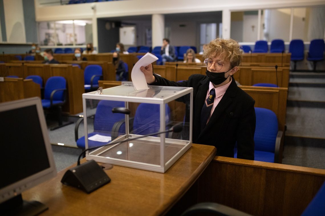 Radni młodzieżowi złożyli ślubowanie i wybrali prezydium
