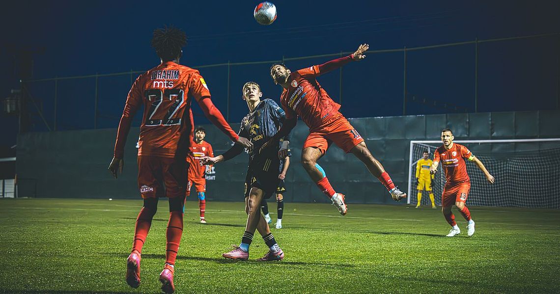 Remis na koniec zgrupowania