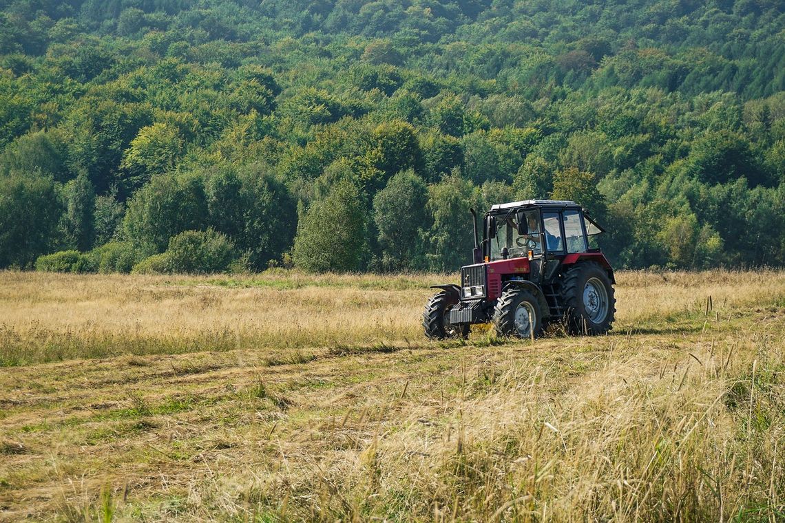 Rowerzystka zginęła na miejscu po zderzeniu z ciągnikiem