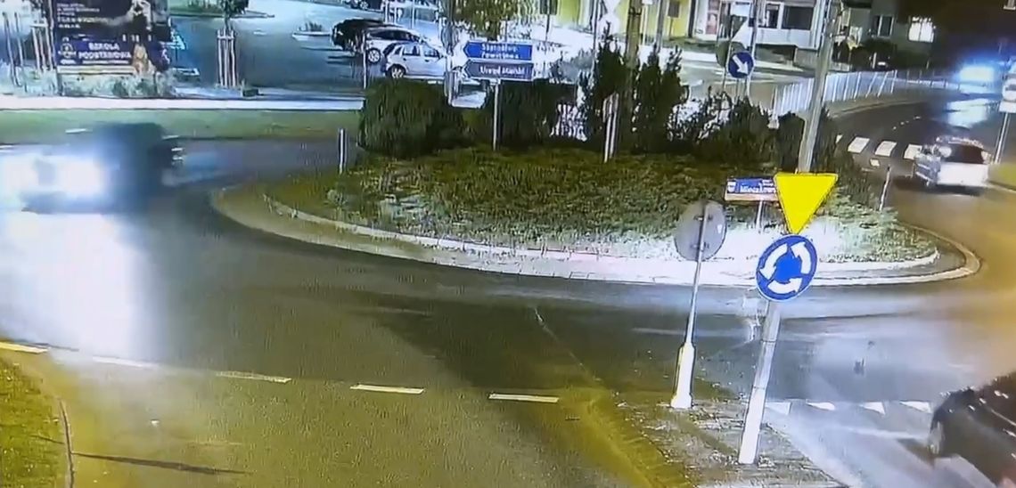 Tak się zakręcił na rondzie, że spowodował wypadek