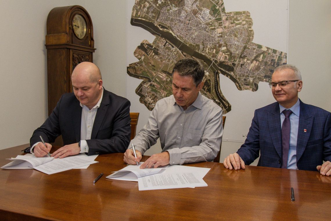 Urząd Miasta inwestuje w rozbudowanie ul. Wyszogrodzkiej Urząd Miasta inwestuje w rozbudowanie ul. Wyszogrodzkiej