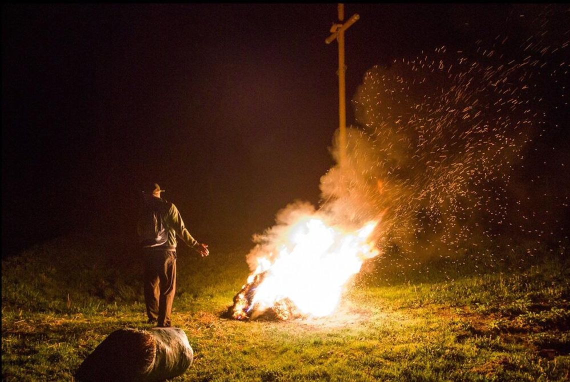 Wystawa fotograficzna „Chodzenie za polem. Nocny obrzęd inicjacyjny”