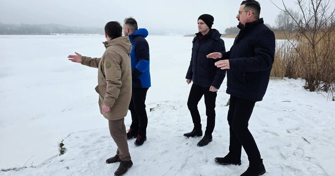 Zamarznięta Wisła pod kontrolą